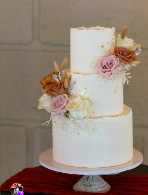 Bolo de casamento de três andares
